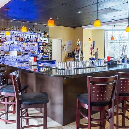 Clarion Hotel Somerset - New Brunswick Extérieur photo