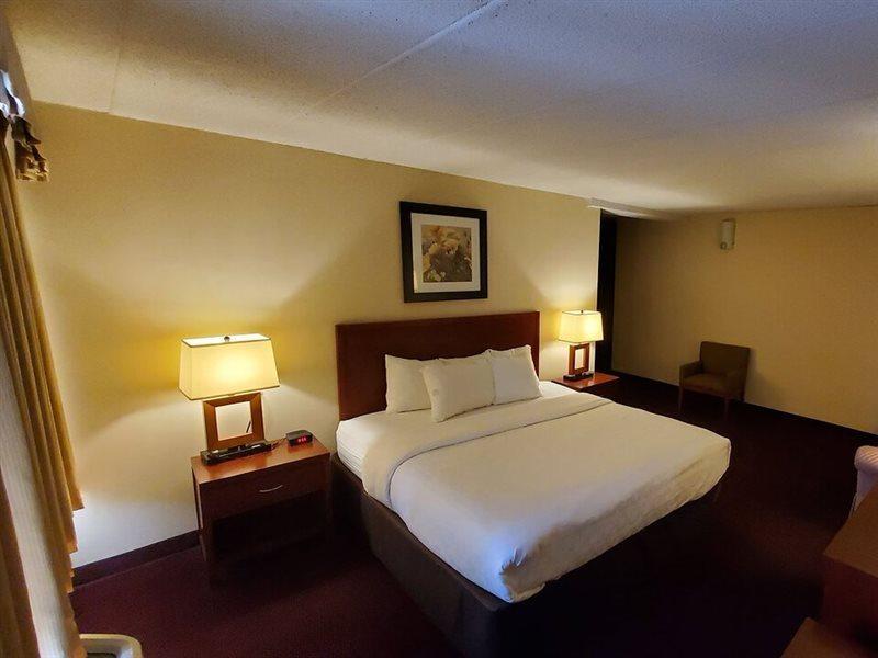 Clarion Hotel Somerset - New Brunswick Extérieur photo