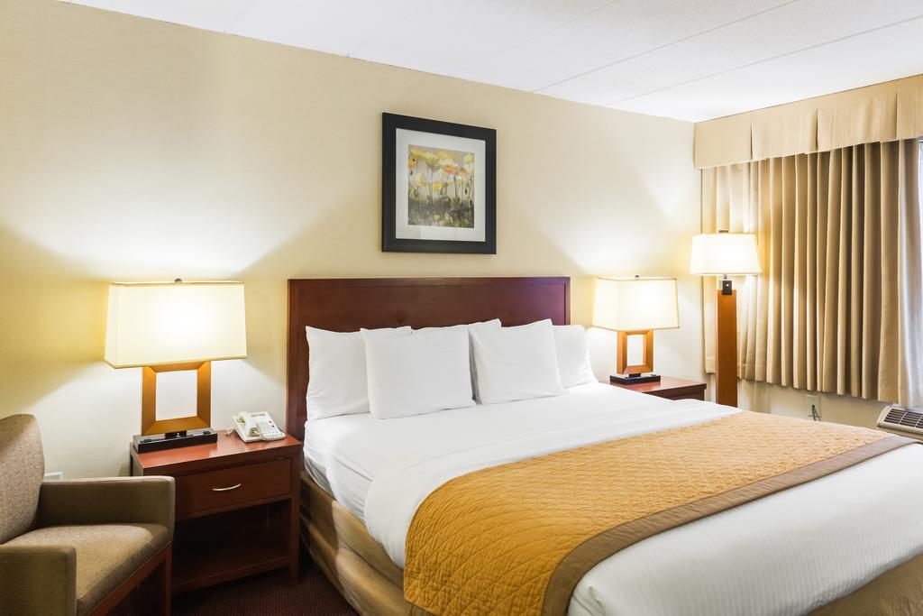 Clarion Hotel Somerset - New Brunswick Extérieur photo