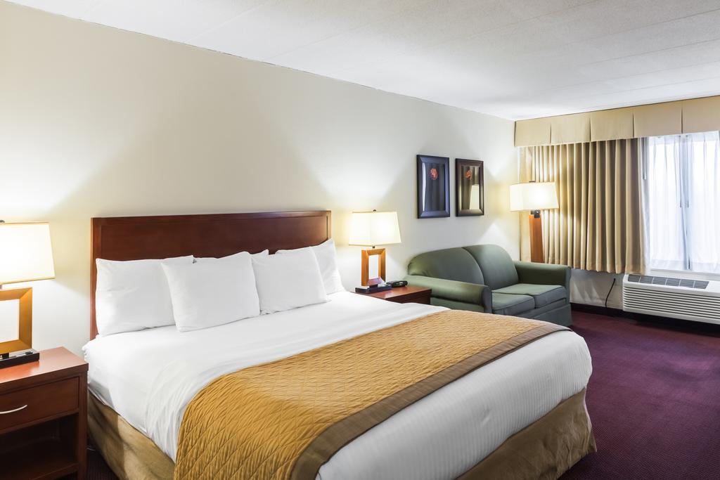 Clarion Hotel Somerset - New Brunswick Extérieur photo