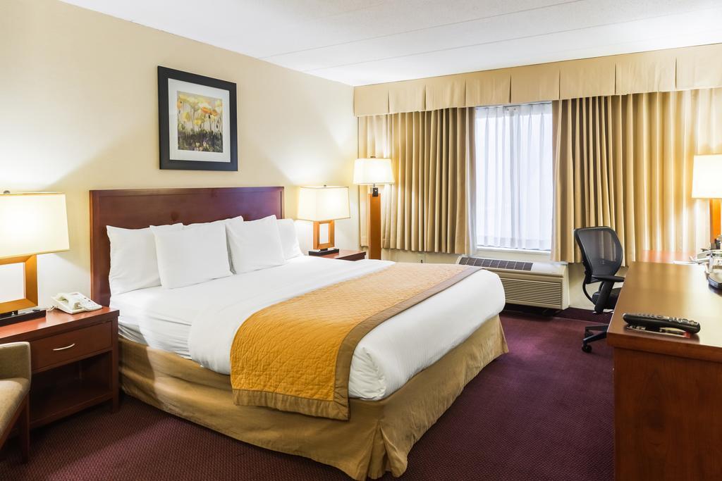 Clarion Hotel Somerset - New Brunswick Extérieur photo