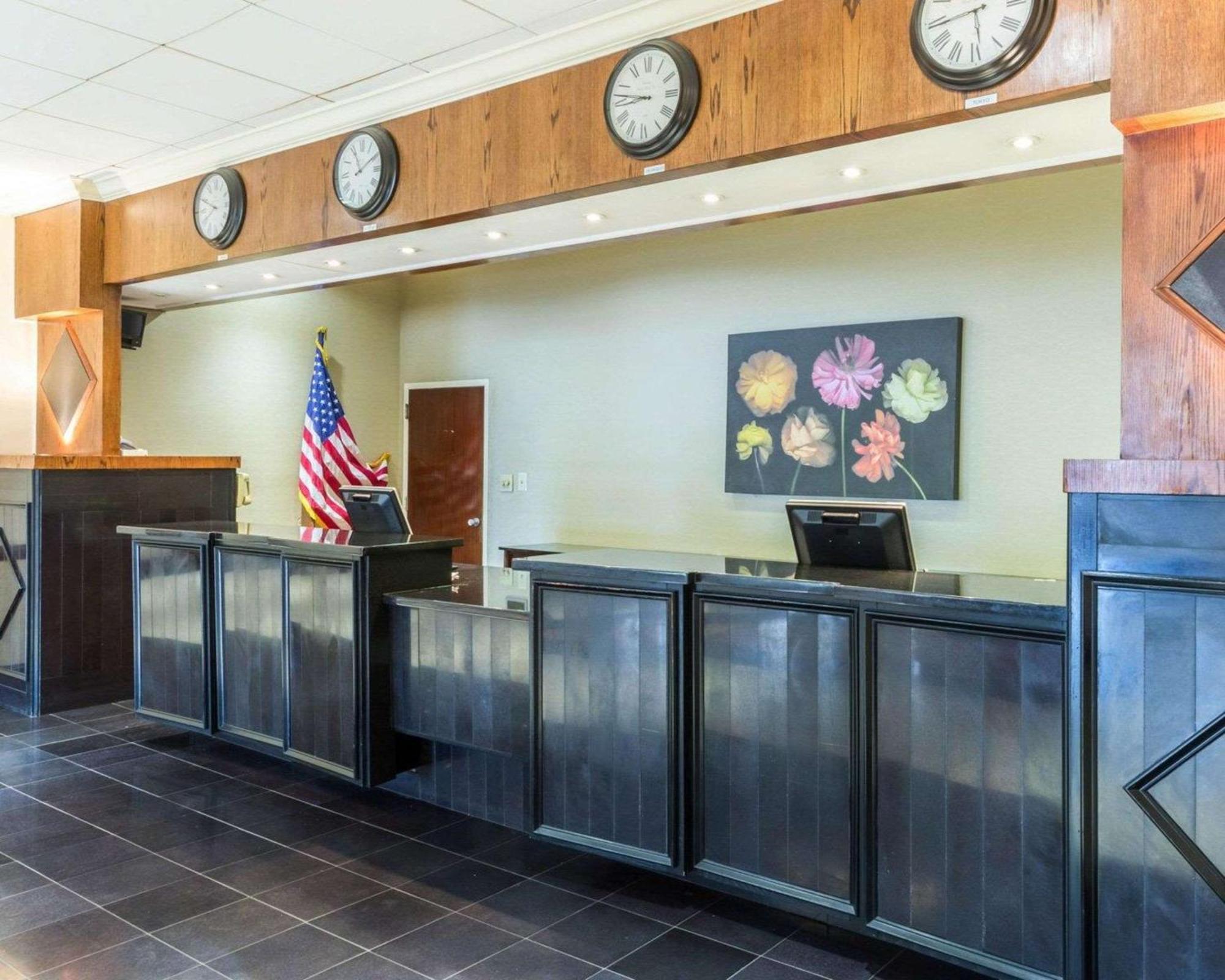 Clarion Hotel Somerset - New Brunswick Extérieur photo
