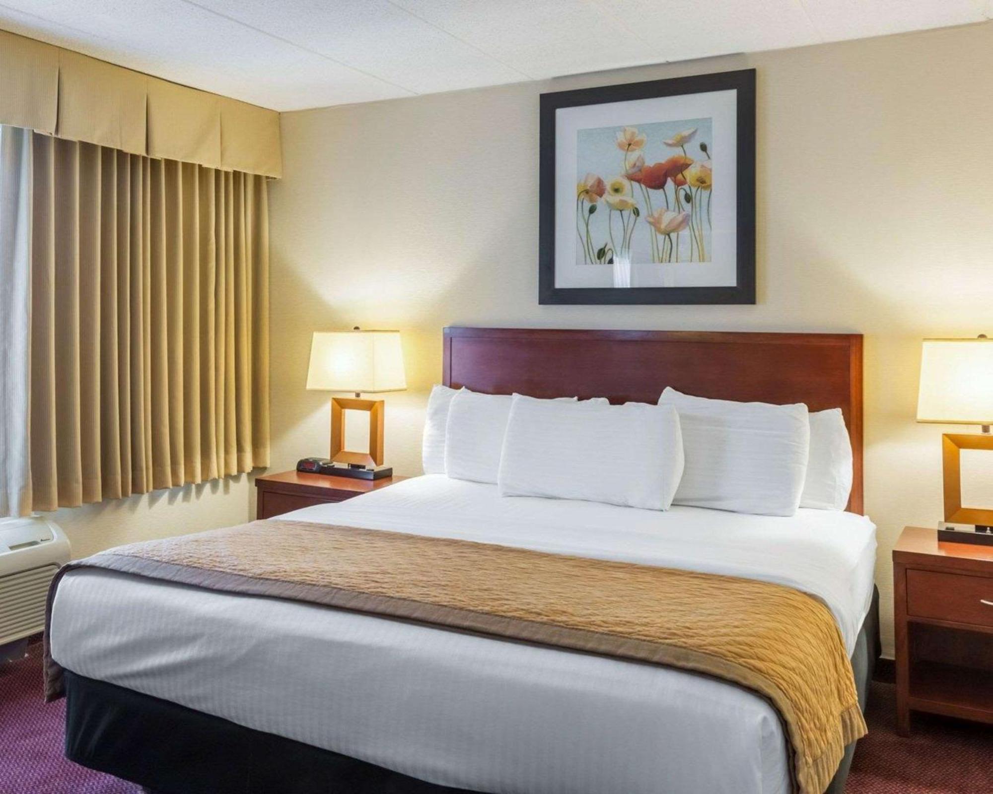 Clarion Hotel Somerset - New Brunswick Extérieur photo