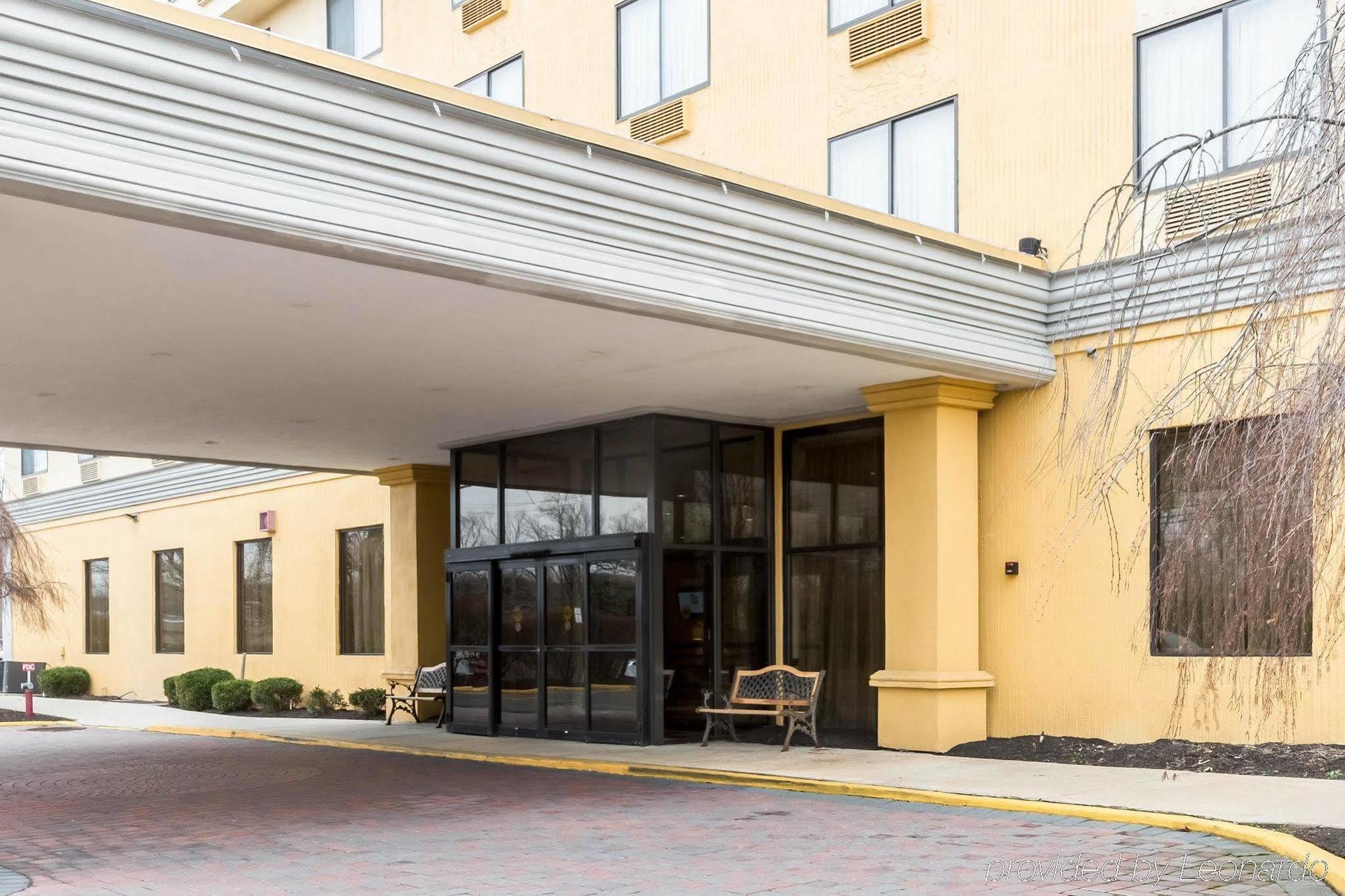 Clarion Hotel Somerset - New Brunswick Extérieur photo